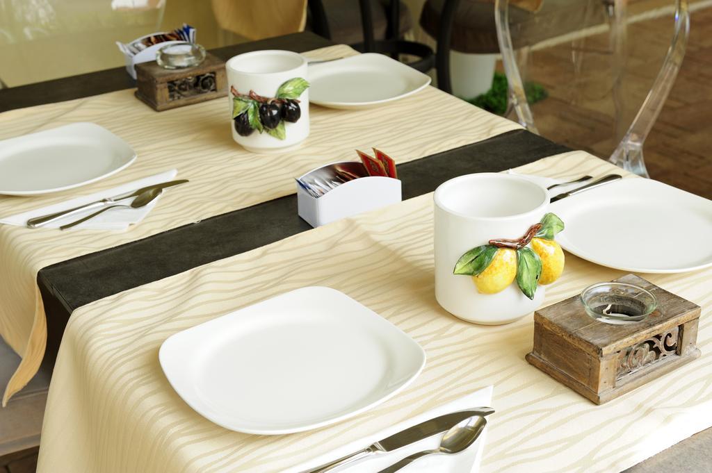 Eco Hotel Bonapace Torbole Sul Garda ภายนอก รูปภาพ