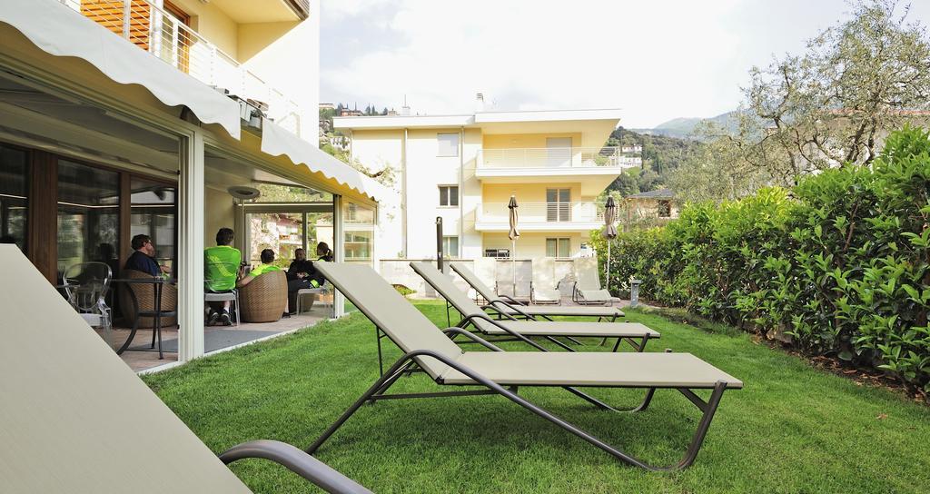 Eco Hotel Bonapace Torbole Sul Garda ภายนอก รูปภาพ
