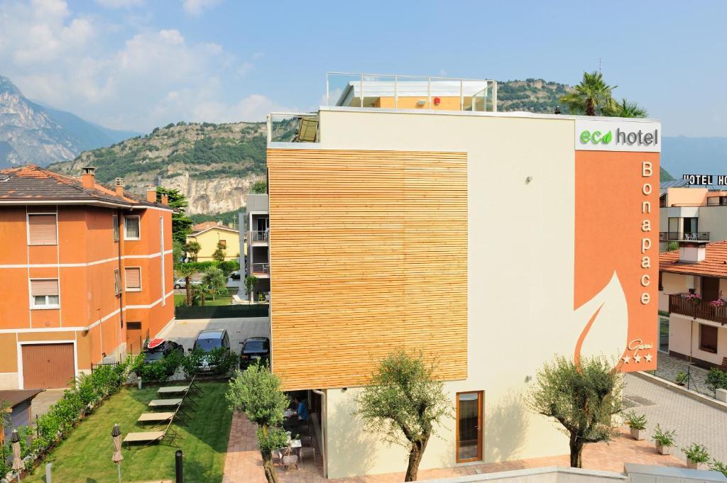 Eco Hotel Bonapace Torbole Sul Garda ภายนอก รูปภาพ
