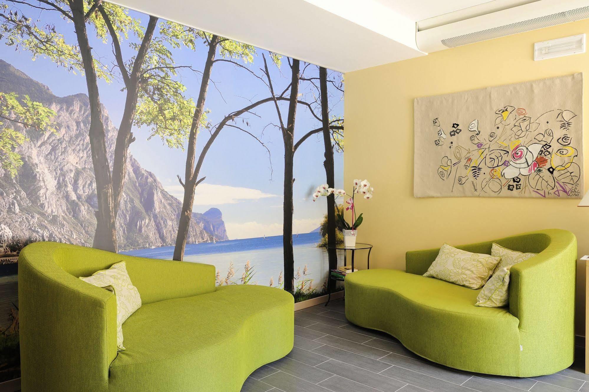 Eco Hotel Bonapace Torbole Sul Garda ภายนอก รูปภาพ
