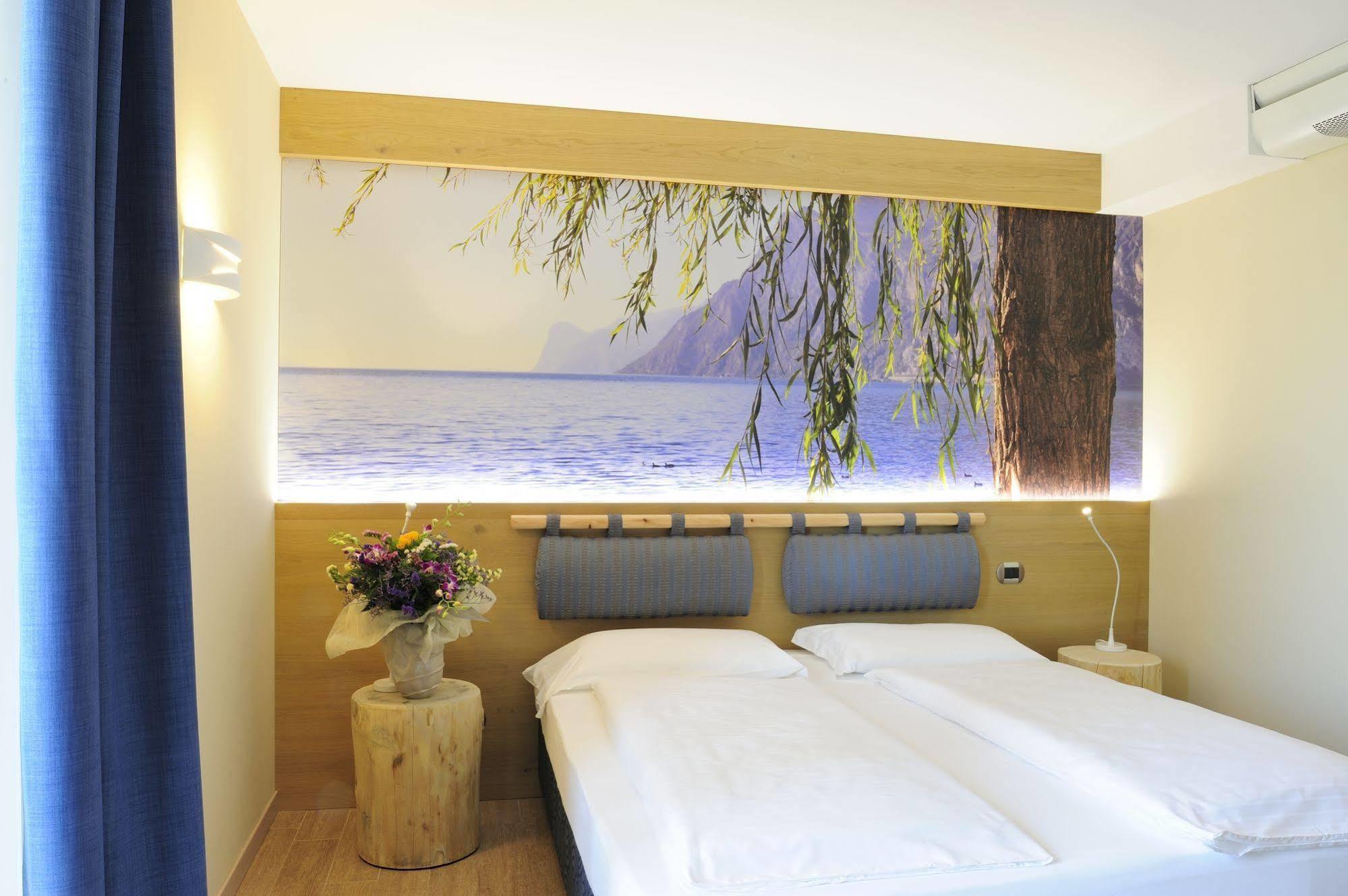 Eco Hotel Bonapace Torbole Sul Garda ภายนอก รูปภาพ