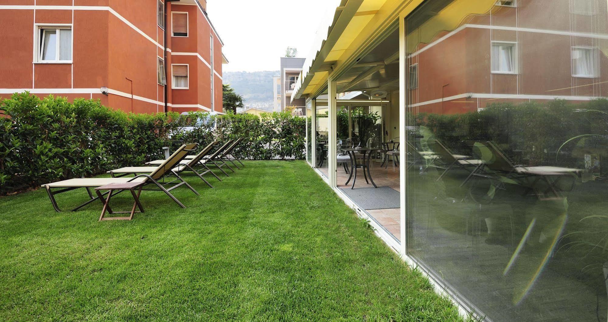 Eco Hotel Bonapace Torbole Sul Garda ภายนอก รูปภาพ